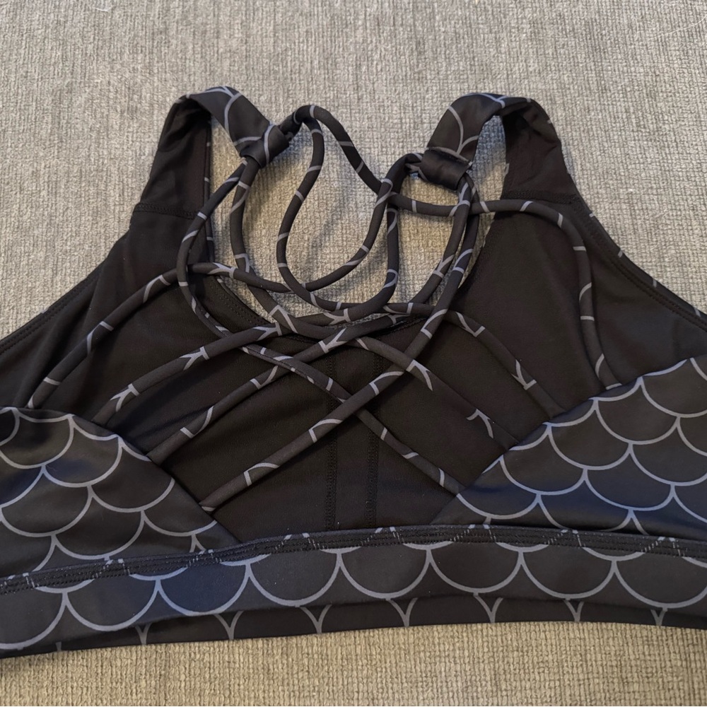 Constantly Varied Gear CVG Black and Gray mermaid scales Sports Bra - Picture 2 of 3